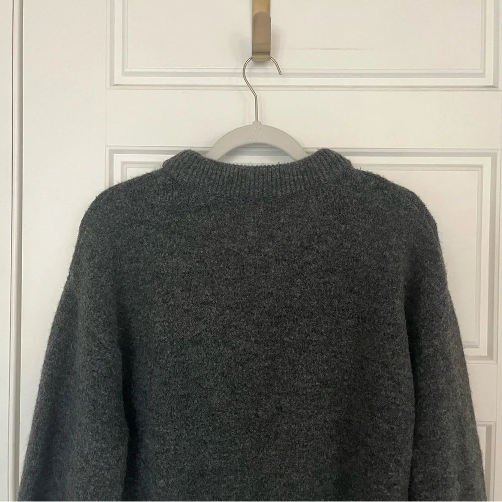 H&M Gray Sweater | M